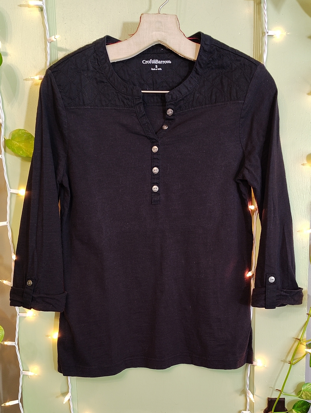 Women's Croft & Barrow Black Quilted Shoulder V-neck Semi Sleeve Shirt S